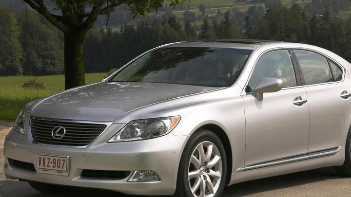 Lexus LS 460 In Silver Front Side Pose